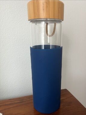 Costco: Blue Glass Water Bottle with Bamboo Lid